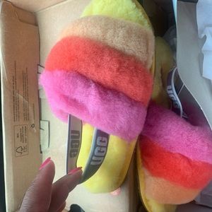 Ugg Fluff slides